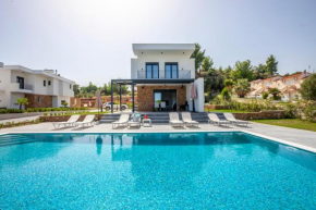Megan Luxury villa with private pool